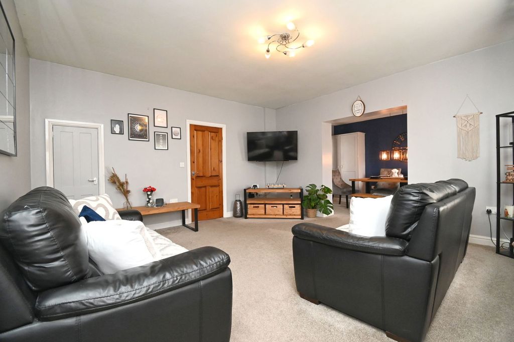 Property photo 3 of 24