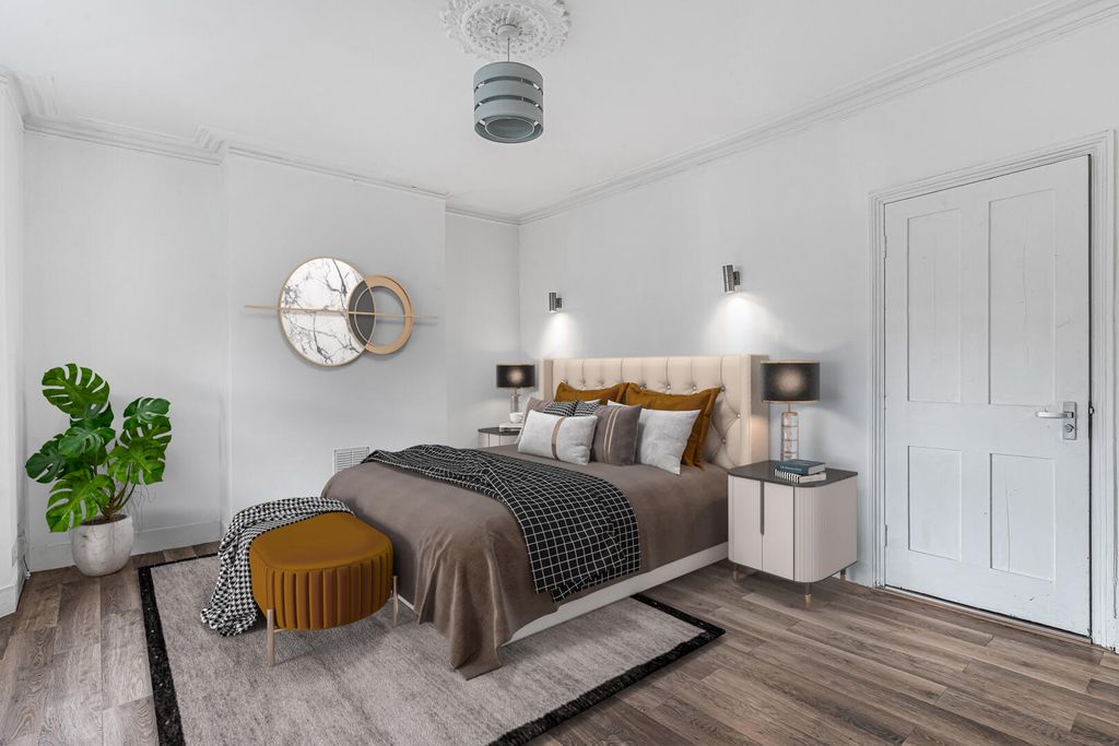 Property photo 2 of 9 Bedroom