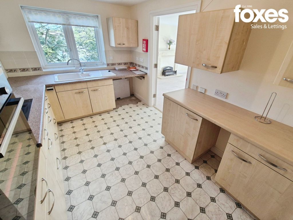 Property photo 2 of 16 5078092