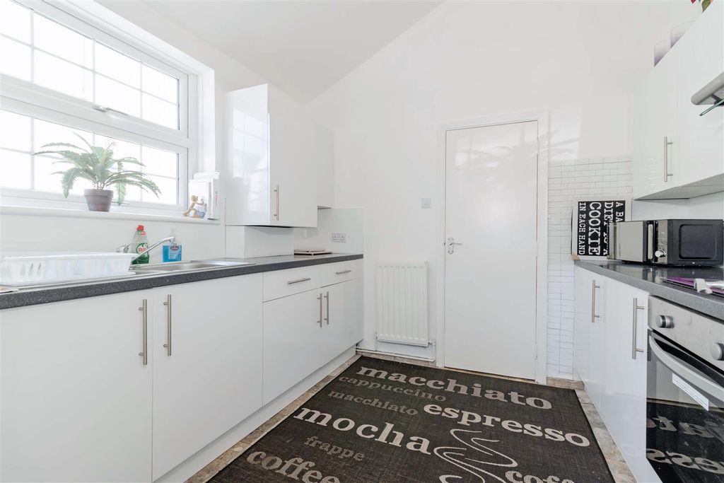 Property photo 3 of 11 To Let By Aspire Residential, Caledonian Place