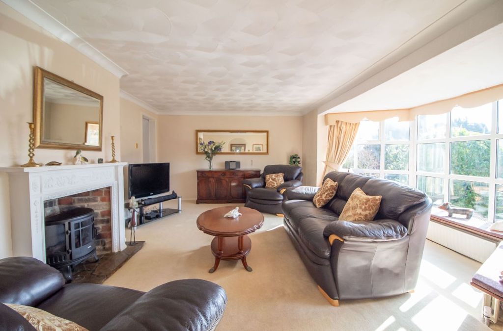 Property photo 2 of 26