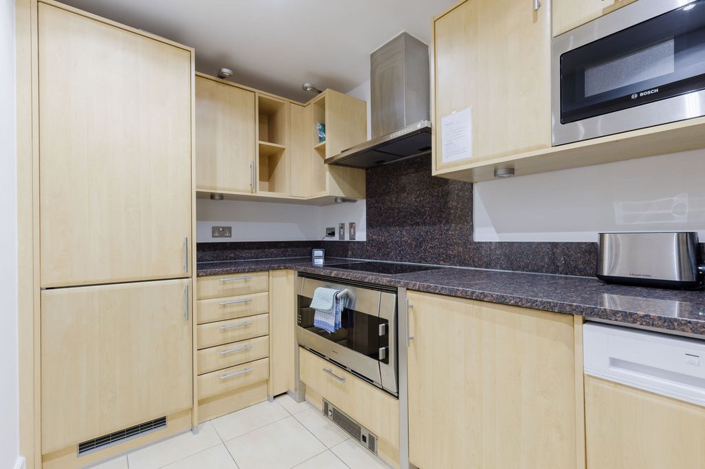 Property photo 2 of 30