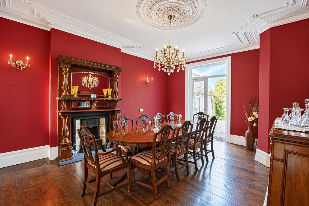 Property photo 3 of 45 4F01d50B-42Be-414F-Ad8F-2221006c770F.Png