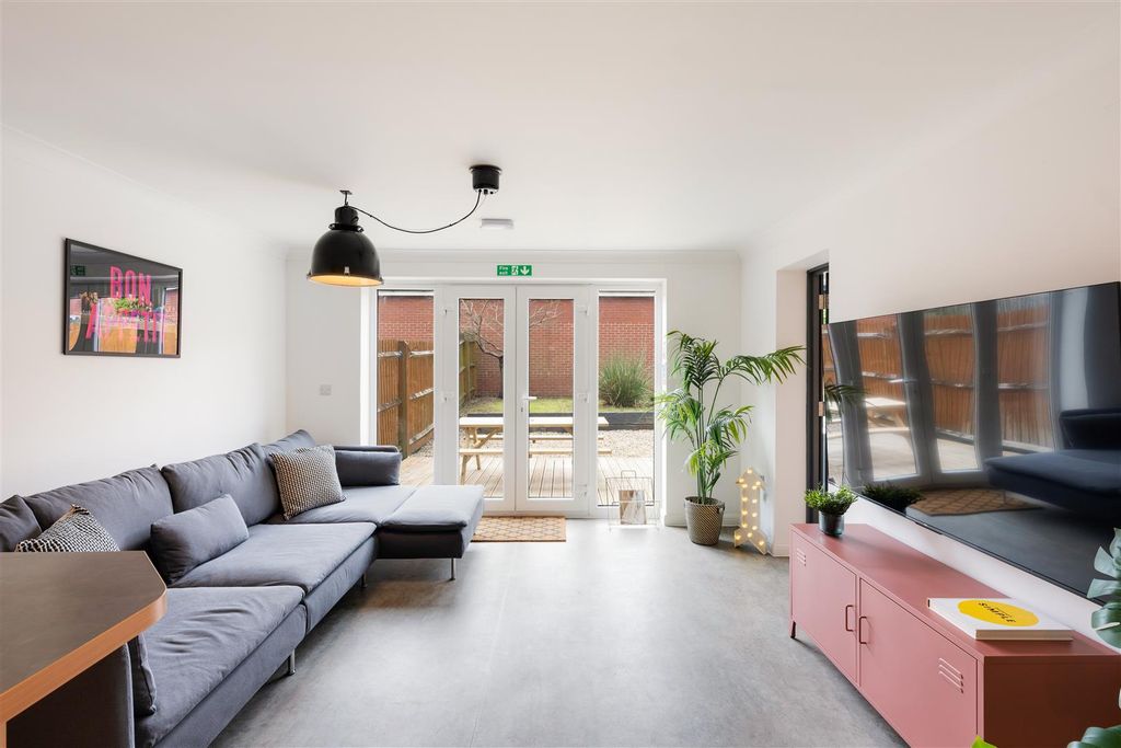 Property photo 1 of 12 1.Jpg