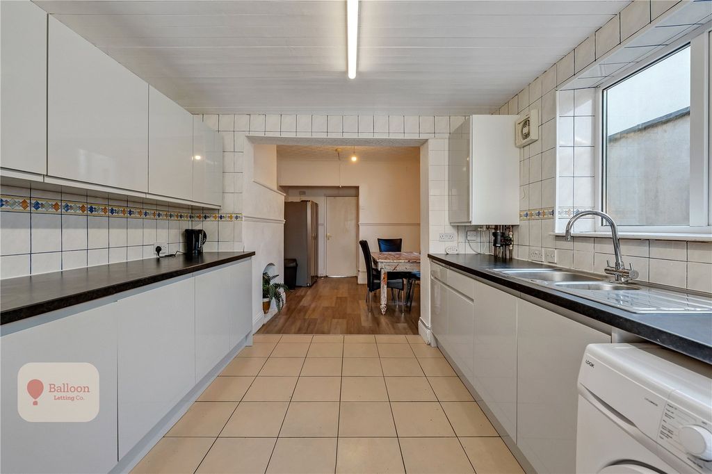 Property photo 3 of 19 Picture No. 27