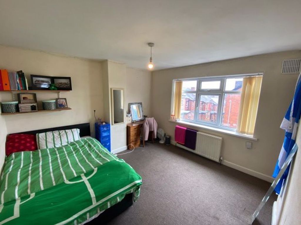 Property photo 1 of 7 Bright And Spacious Master Bedroom Featuring A Lar...