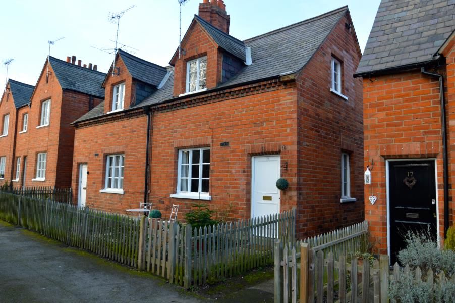 Property photo 1 of 5