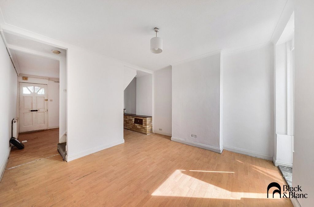 Property photo 3 of 16 Reception Room