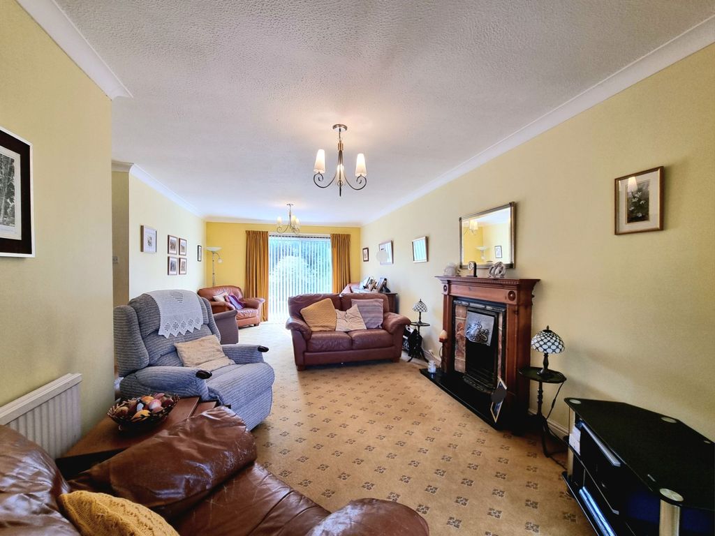 Property photo 2 of 43