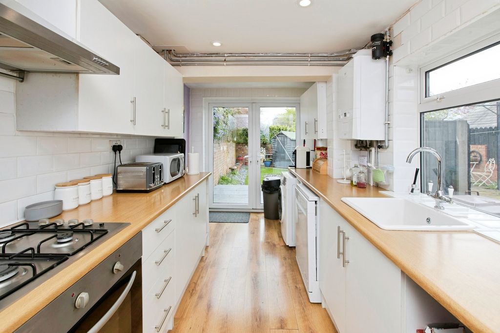 Property photo 2 of 17 Kitchen