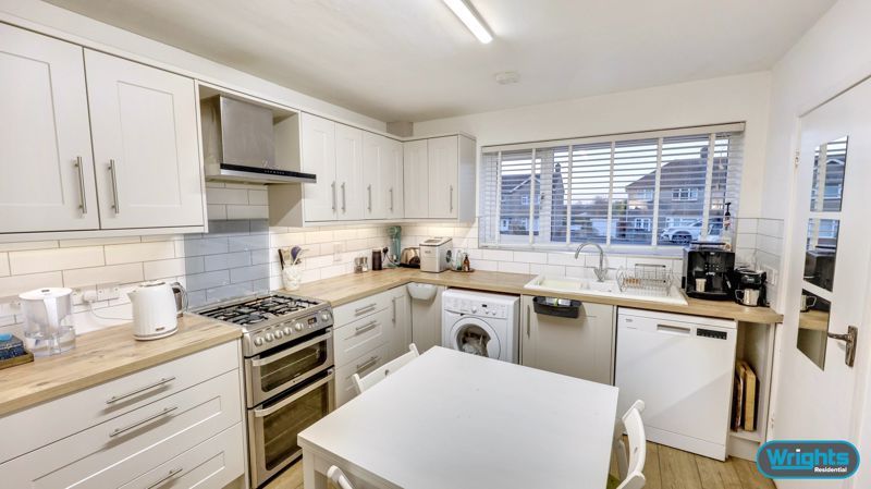 Property photo 3 of 12 Photo 6