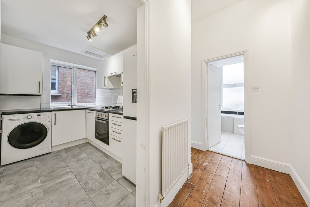 Property photo 3 of 18