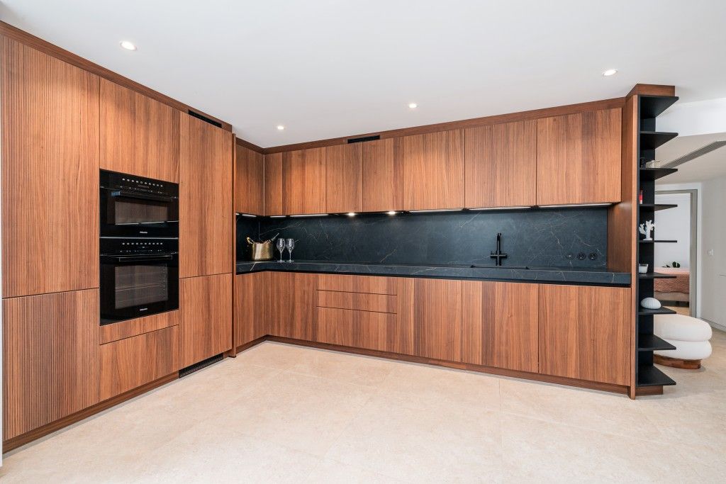 Property photo 3 of 13 Kitchen