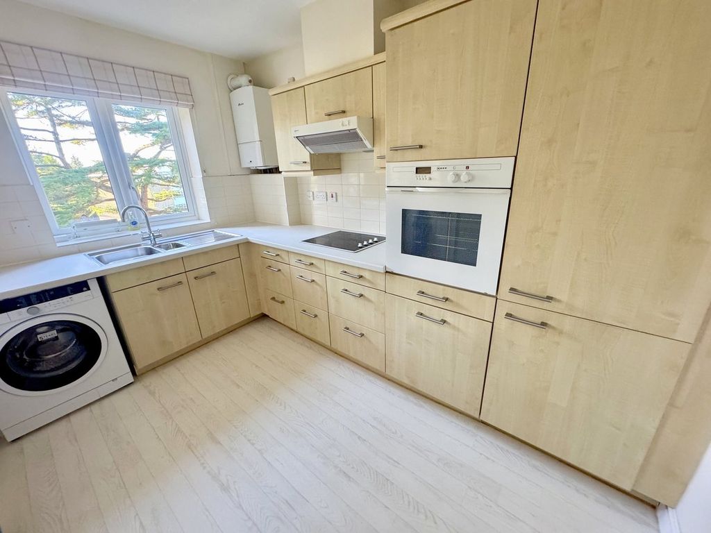 Property photo 2 of 24