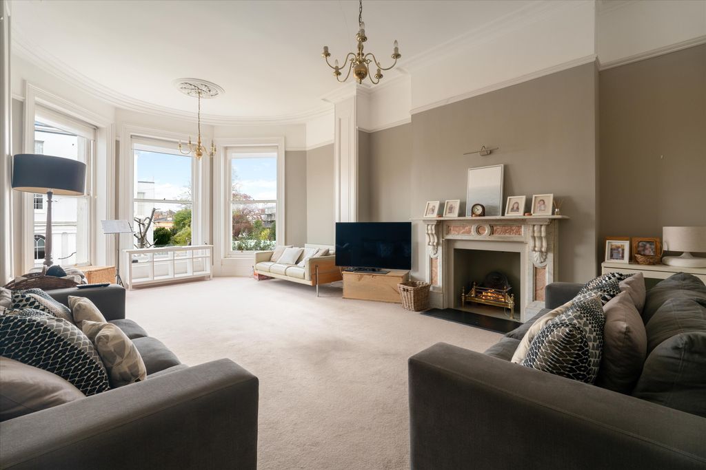 Additional image 4 of 3 bed maisonette for saleOakfield Road, Clifton, Bristol BS8