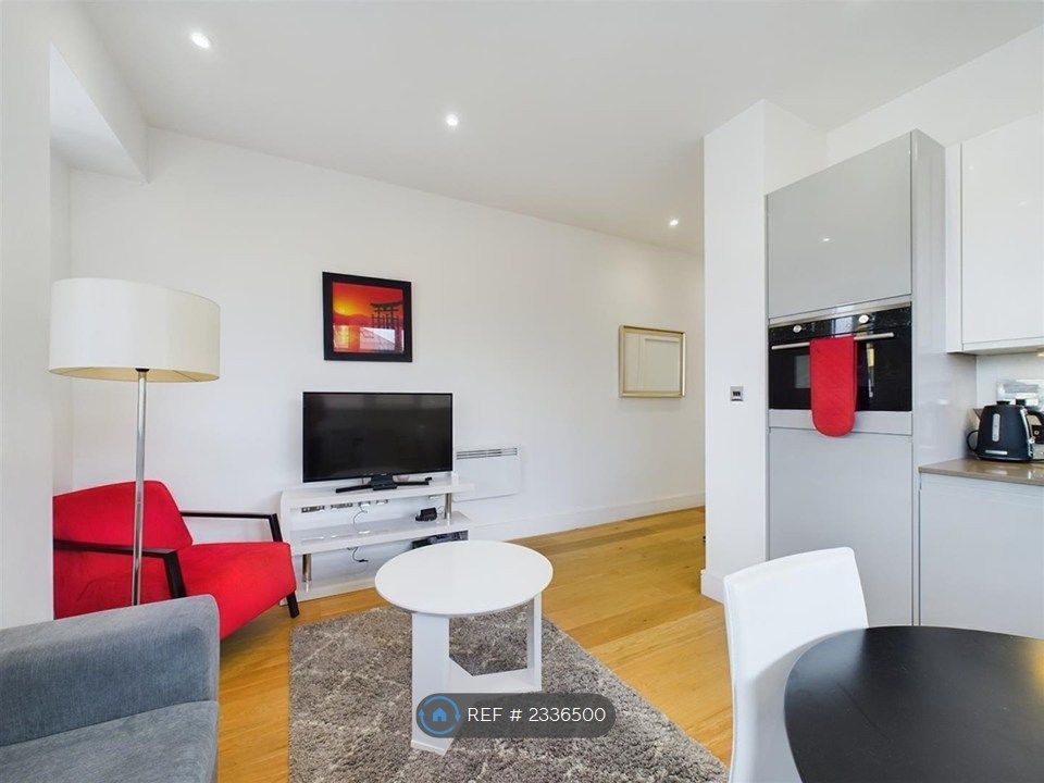 Property photo 3 of 9