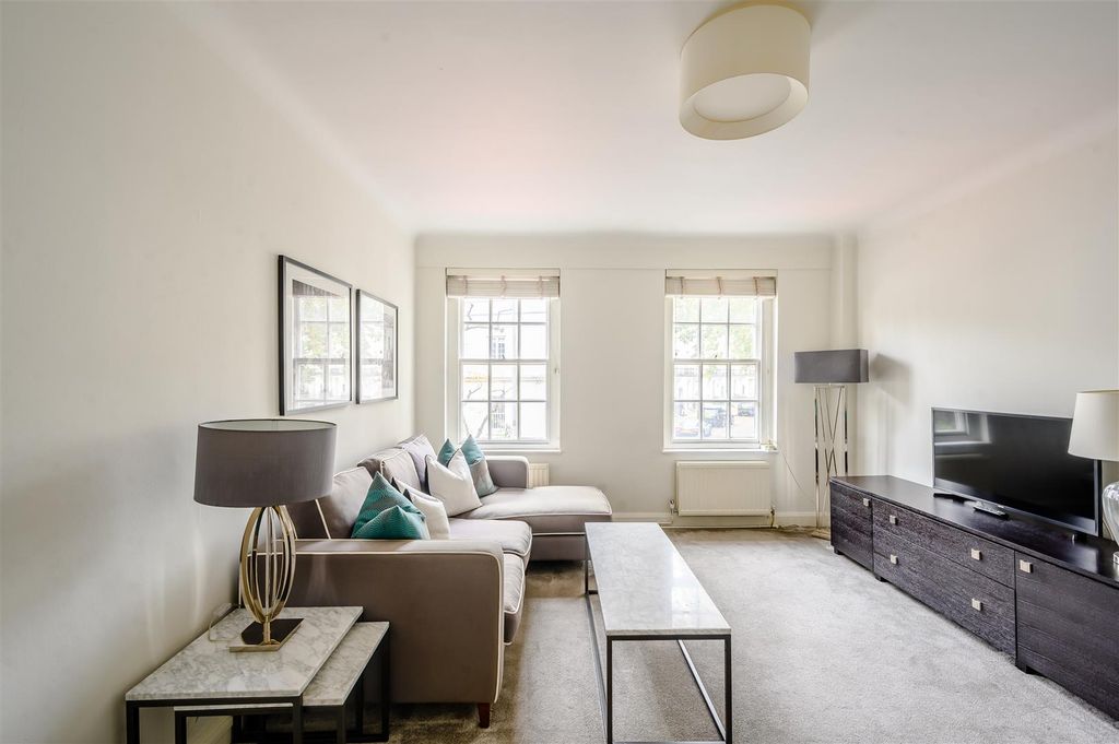 Property photo 2 of 14 8444245-Interior13.Jpg