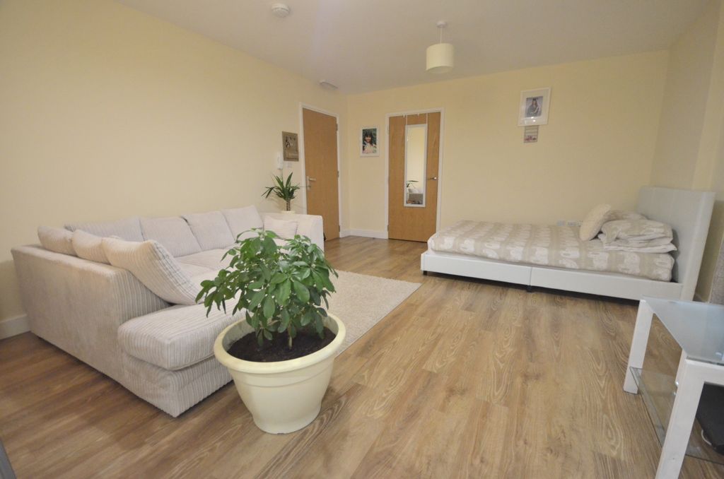 Property photo 3 of 6