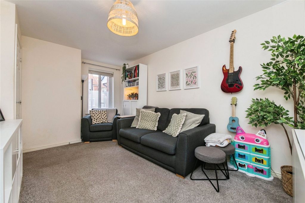 Property photo 3 of 13 Picture No. 17