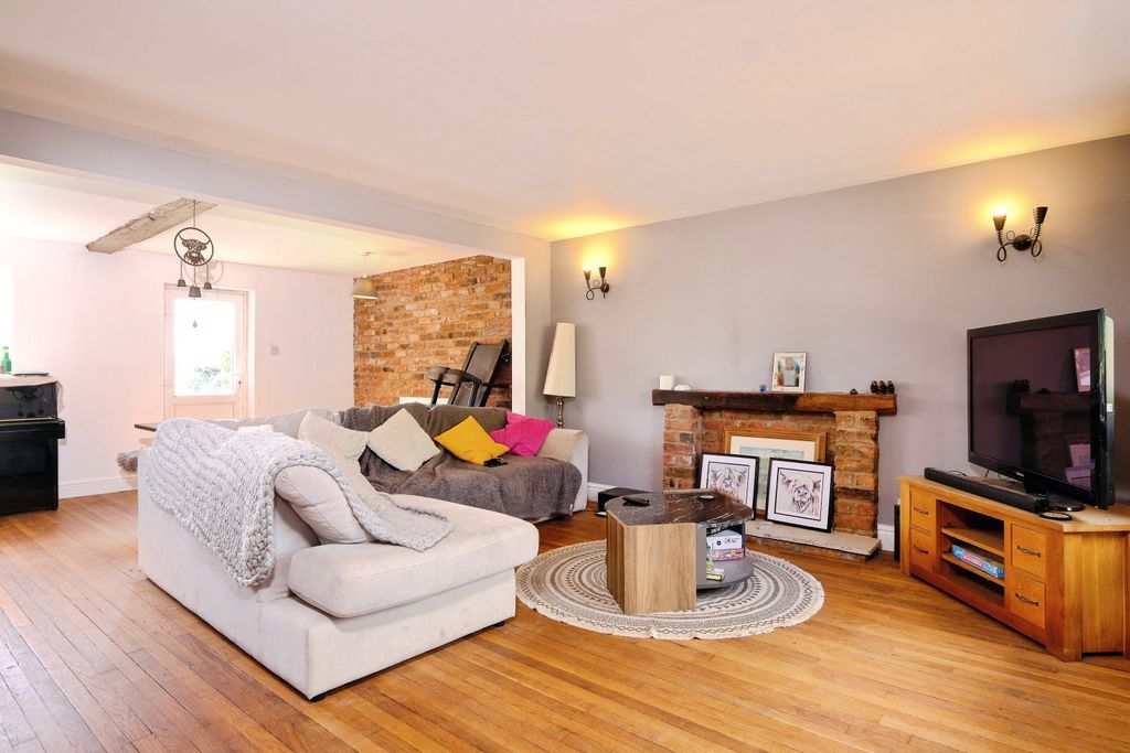 Property photo 2 of 15