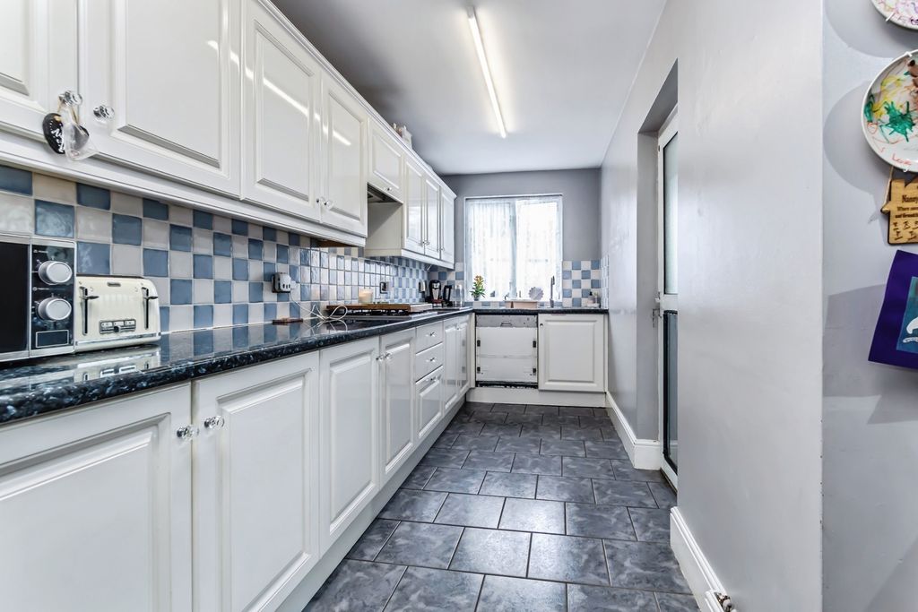 Property photo 2 of 16 Extended Kitchen