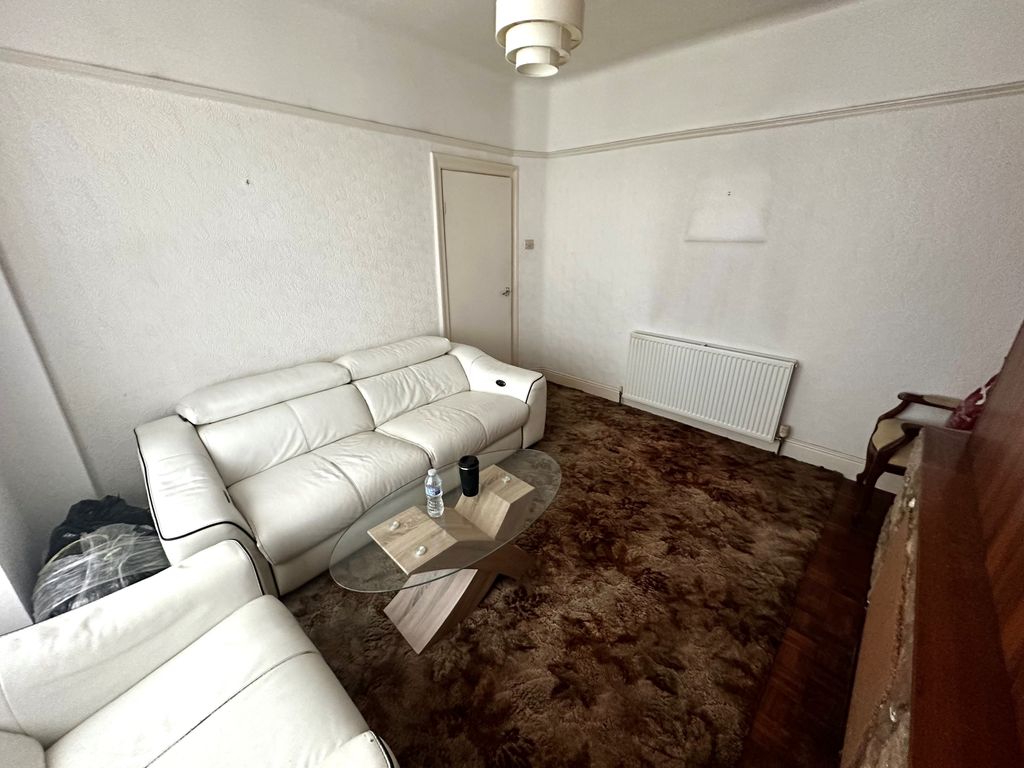 Property photo 3 of 15 Living Room