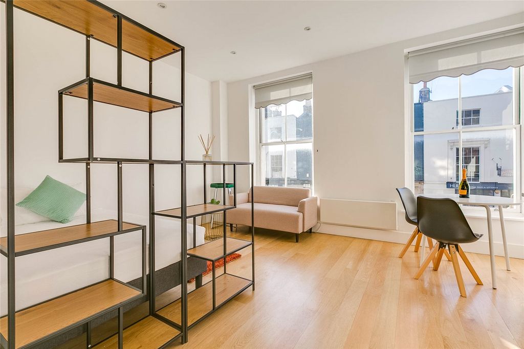 Property photo 1 of 12 Studio Room