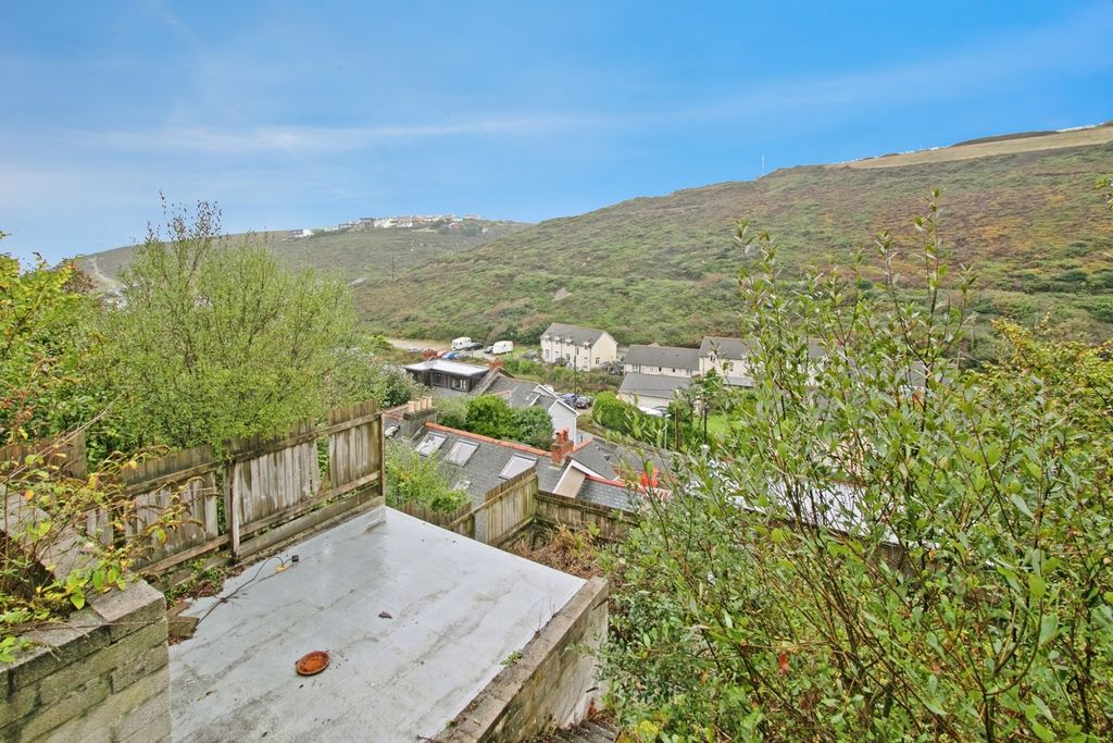 Property photo 3 of 19 Photo