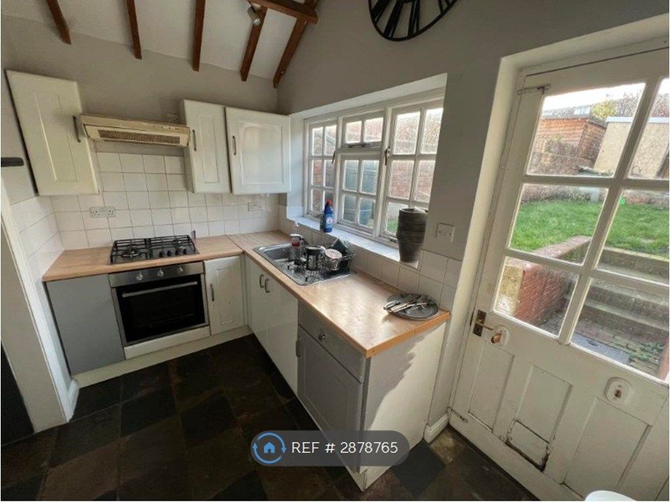 Property photo 2 of 8 Dining Room/Kitchen