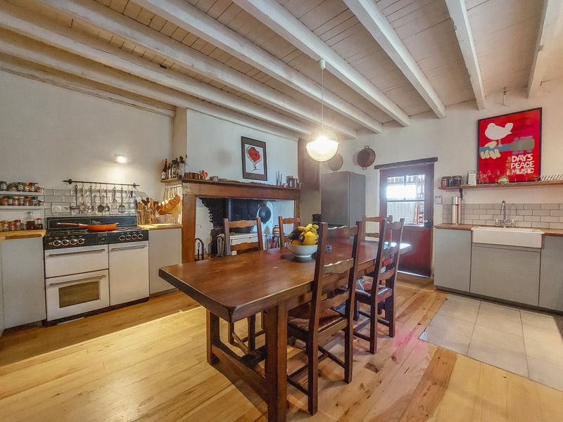 Property photo 2 of 30