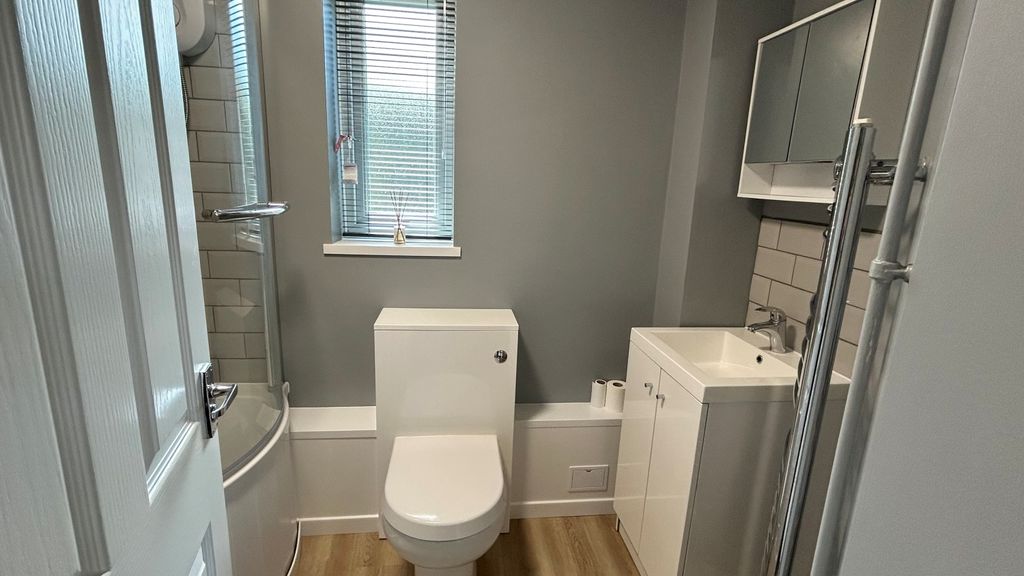 Property photo 3 of 7 11 Hexham Picture 5