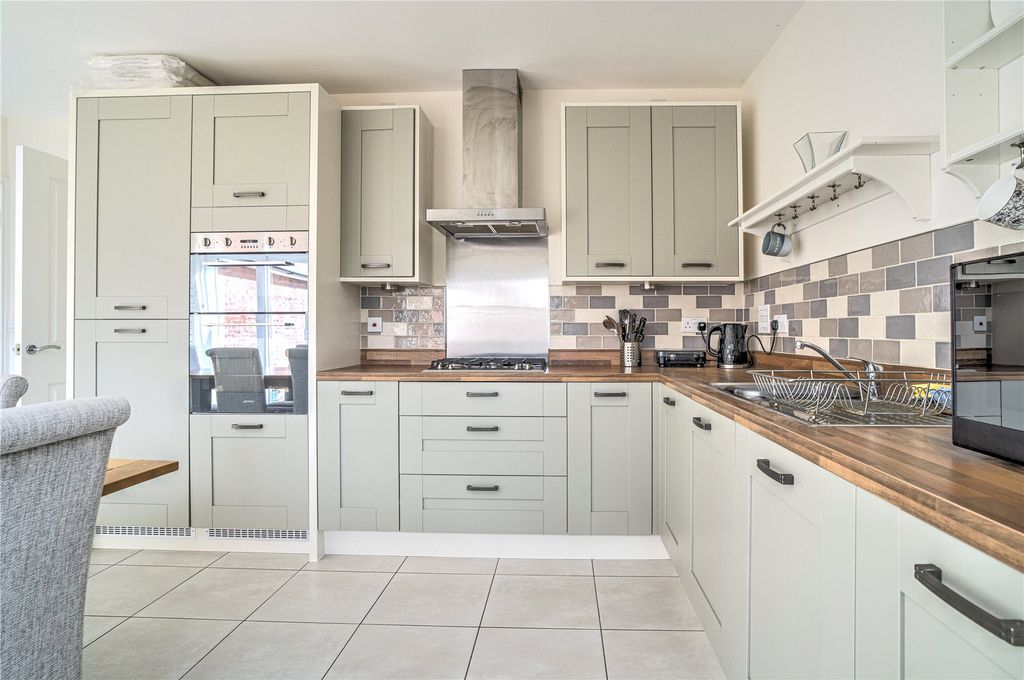 Property photo 2 of 11 Picture No. 03