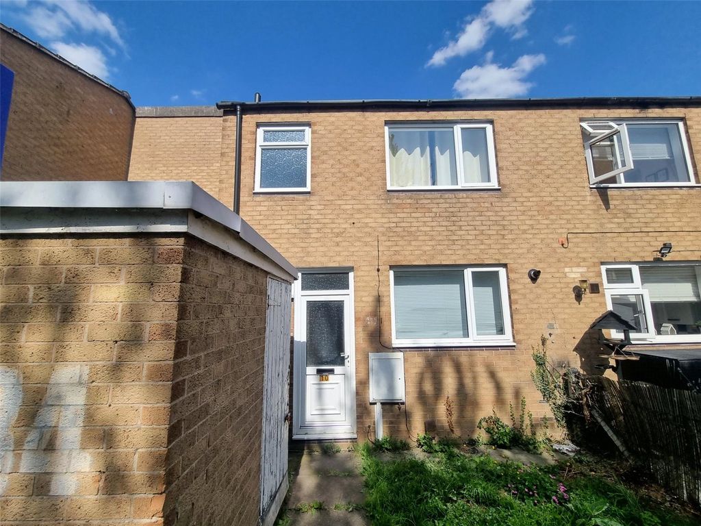 Property photo 1 of 13 Warwick Court