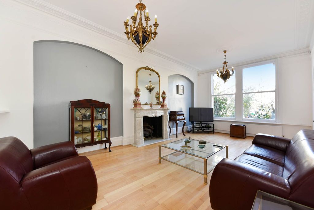 Property photo 2 of 20