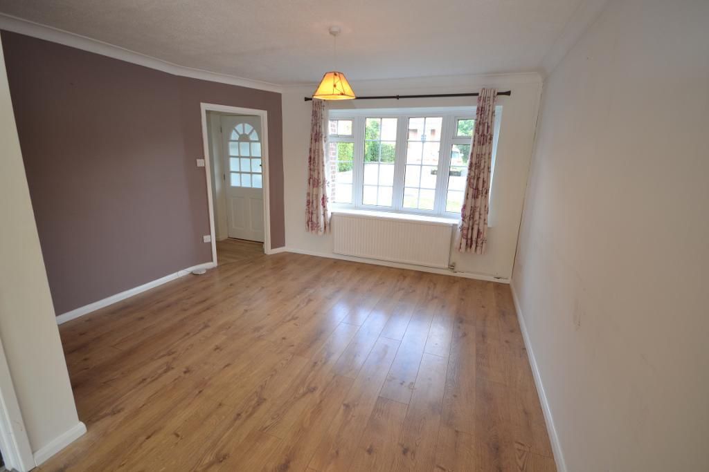 Property photo 2 of 17 Living Room