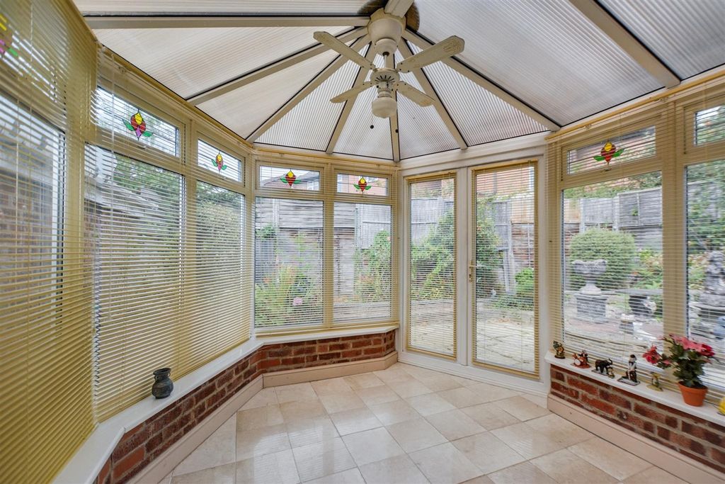 Property photo 3 of 21 Conservatory_1.Jpeg