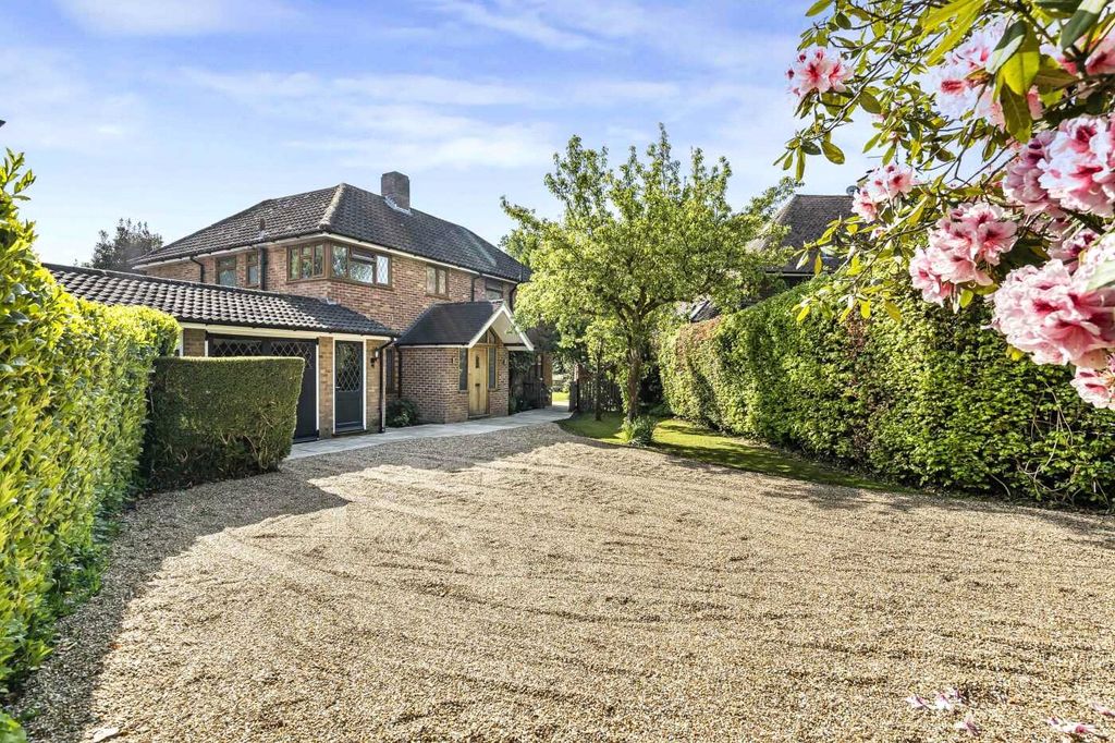 Property photo 1 of 25 Dukes Road
