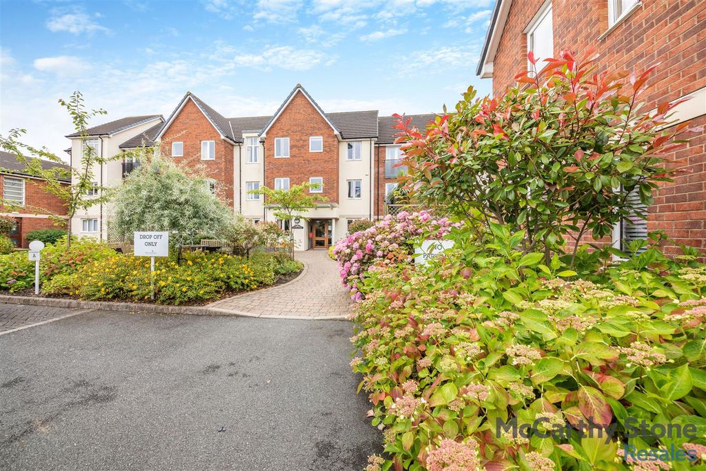 Property photo 1 of 21 8664916-Exterior02.Jpg