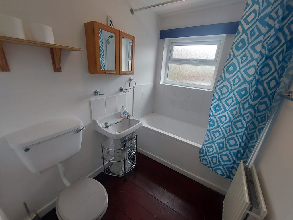 Property photo 2 of 5 Bathroom