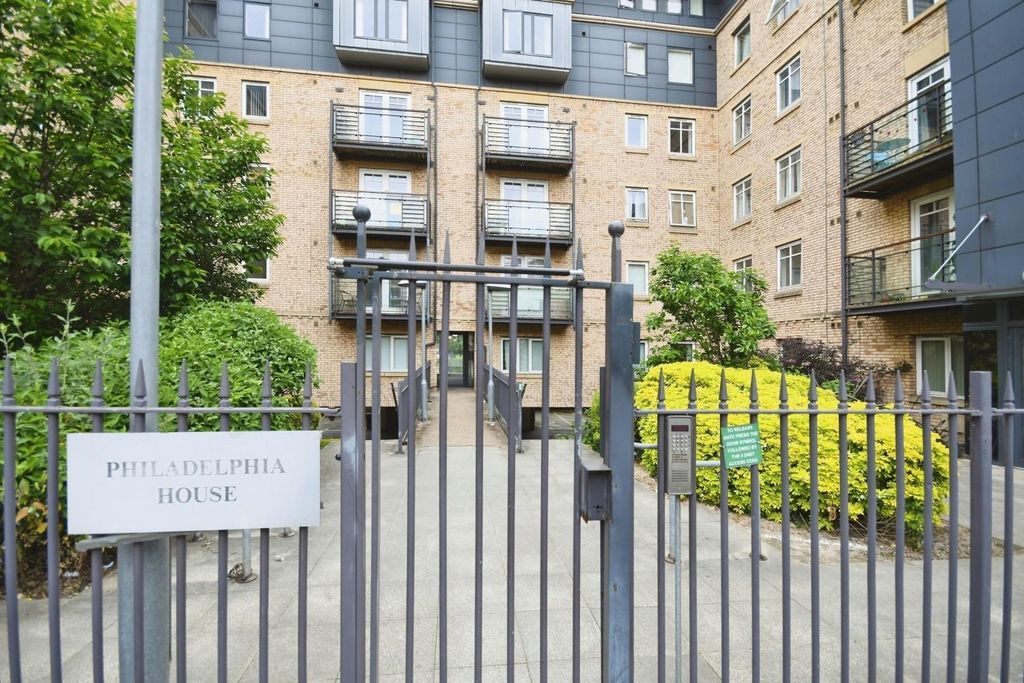 Property photo 2 of 17 Main Gates