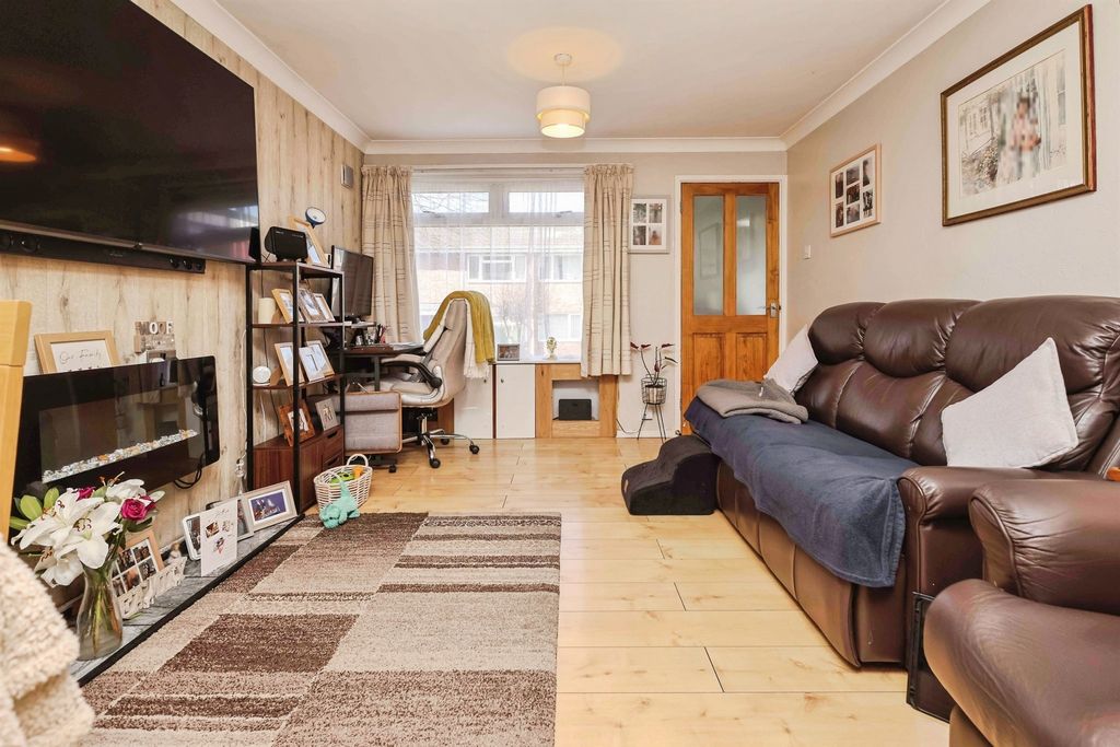 Property photo 3 of 16