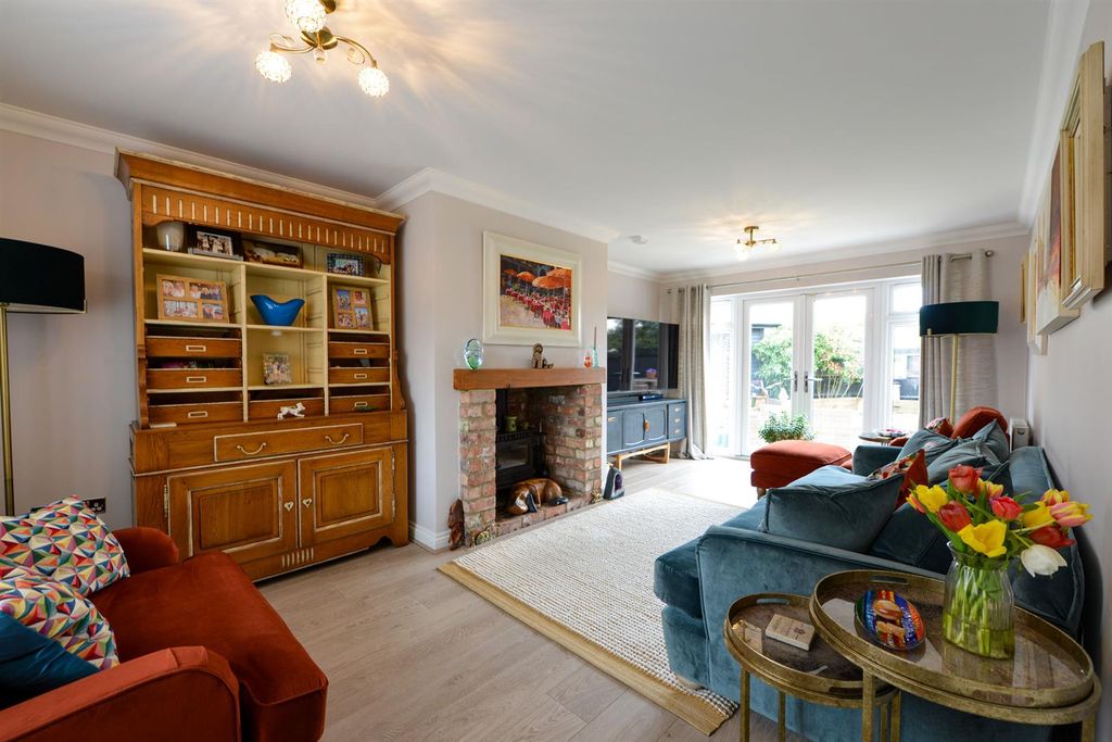 Property photo 3 of 20 19Cyrilwest15.Jpg