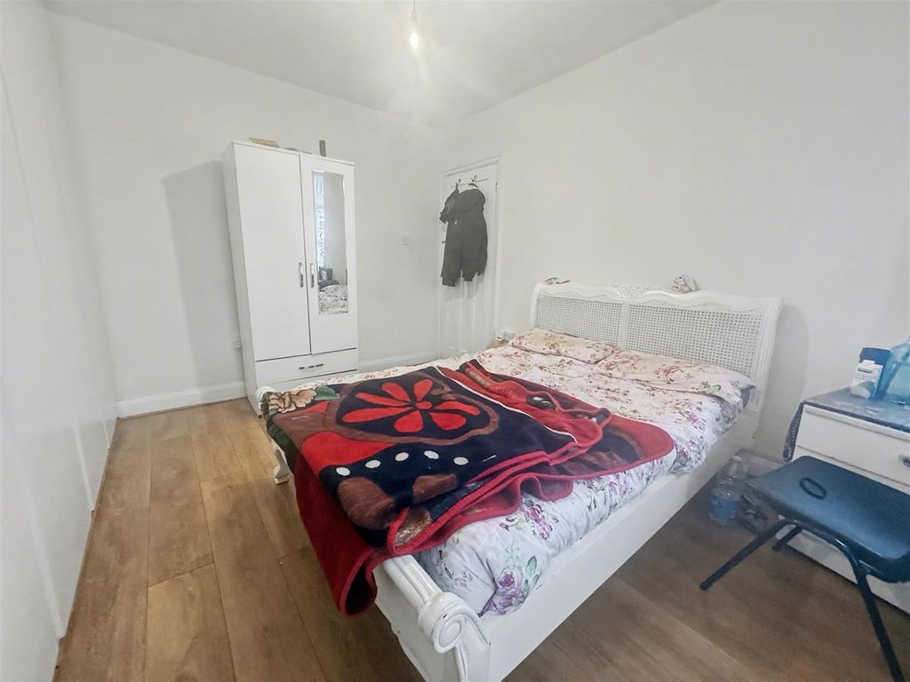 Property photo 2 of 12 Master Bedroom