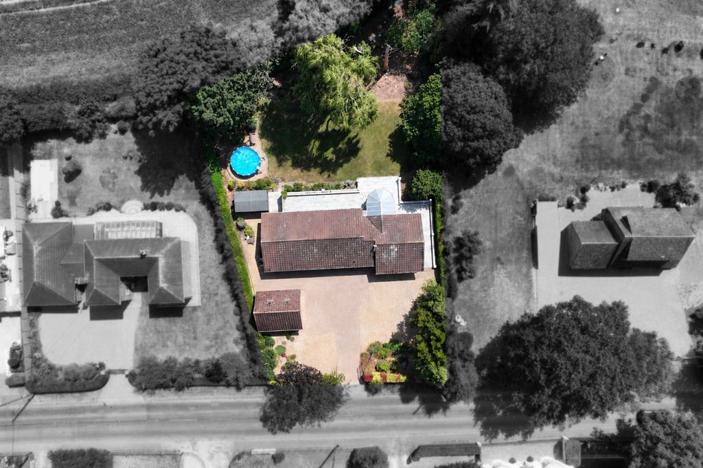 Property photo 3 of 33