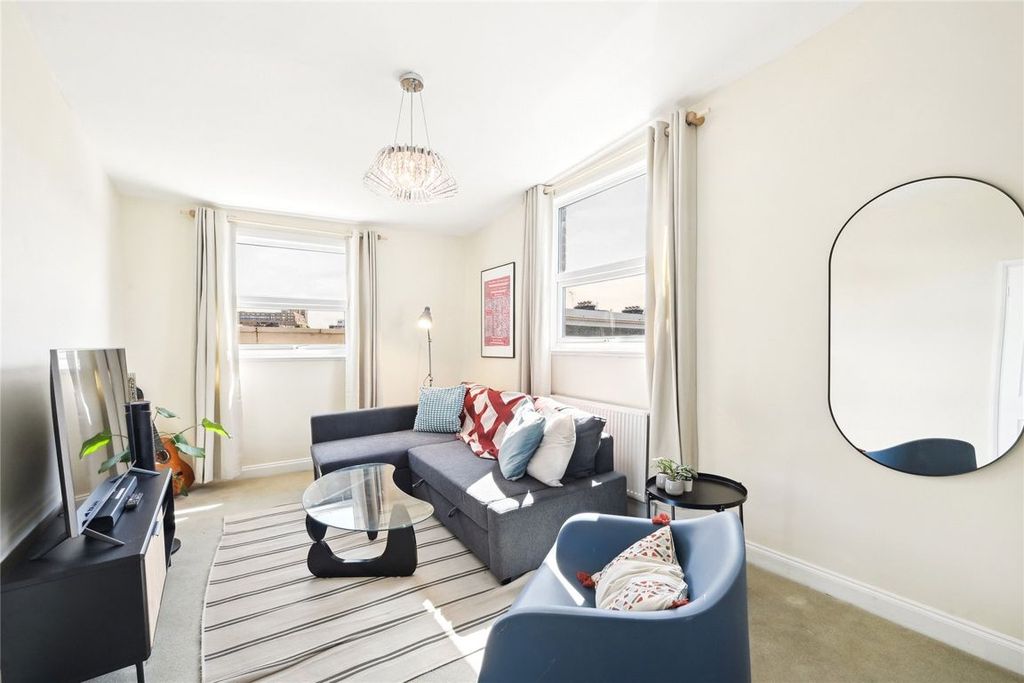 Property photo 1 of 5