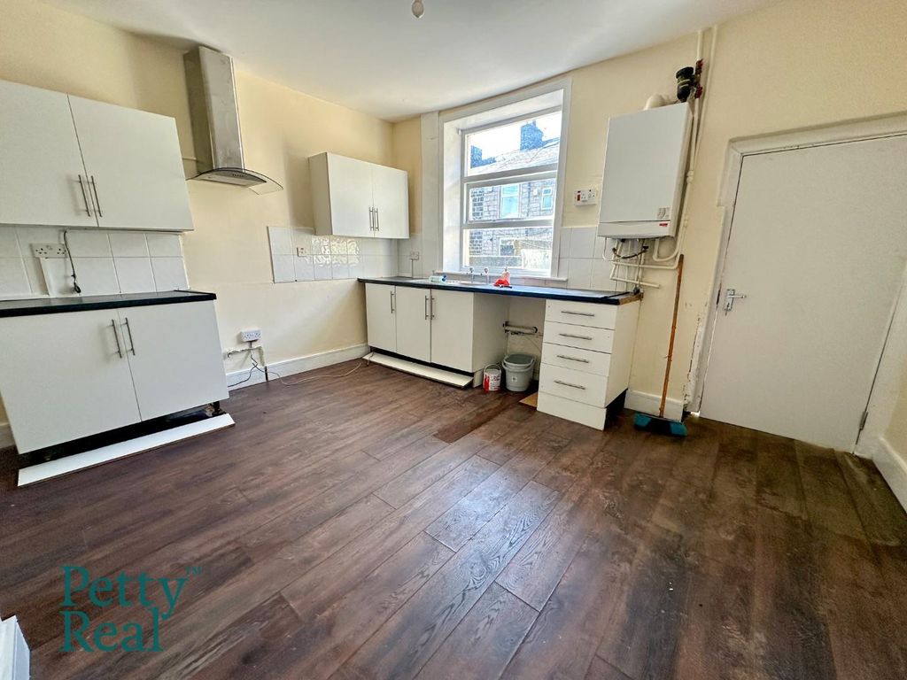 Property photo 3 of 8 Bb5B4D08-Afde-4C75-858A-0013Ca34F307.Jpeg