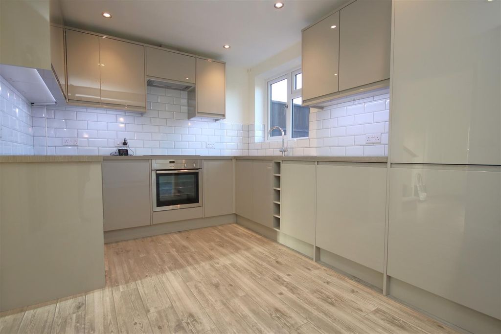 Property photo 2 of 18 Img_0211.Jpg