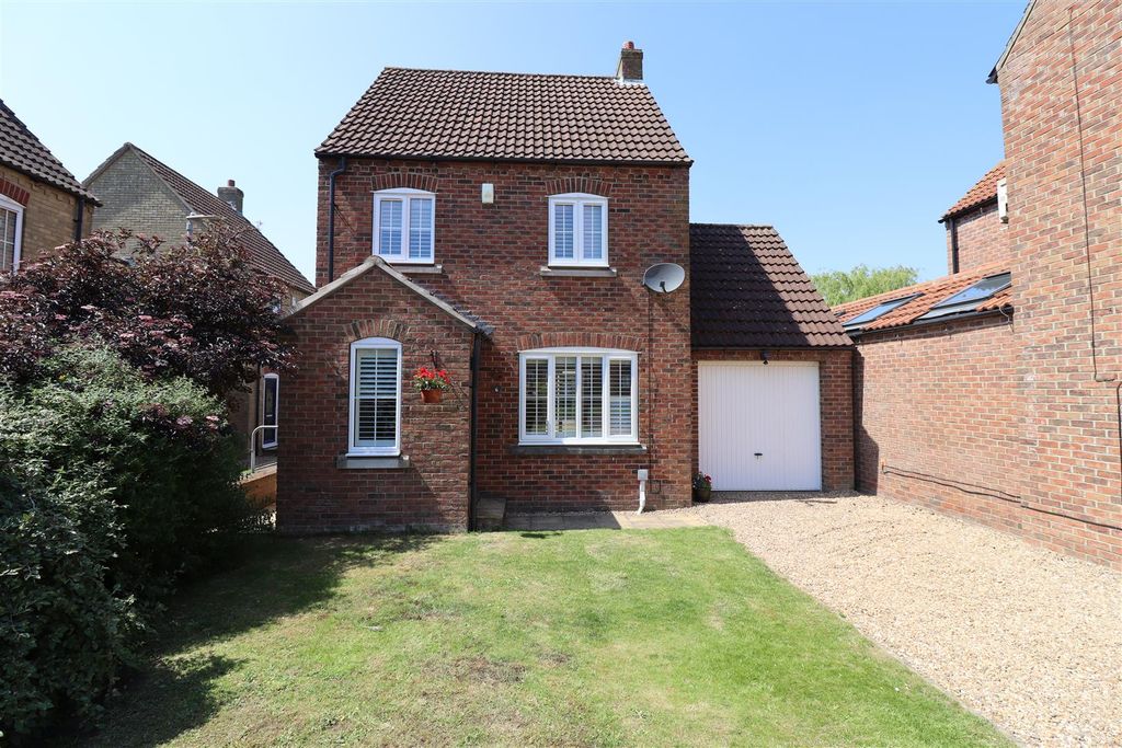 Property photo 1 of 12