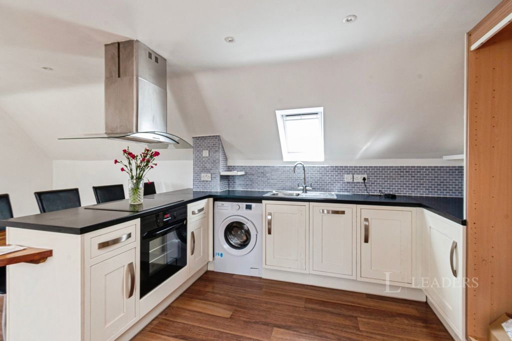 Property photo 3 of 11 Pbox-Img.Jpg