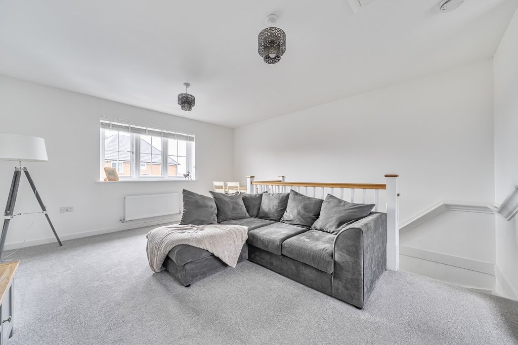 Property photo 2 of 21 4837421